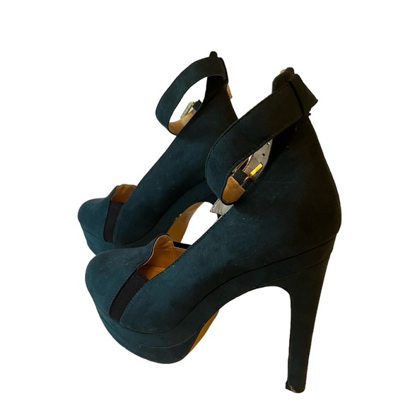 NY&Co Eva Mendes Velvet Pumps- Sz 7 - Picture 2 of 11